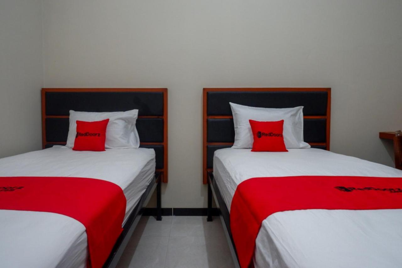 Hotel Reddoorz Near Kampus Ump Purwokerto 2 Sumbang Exterior foto