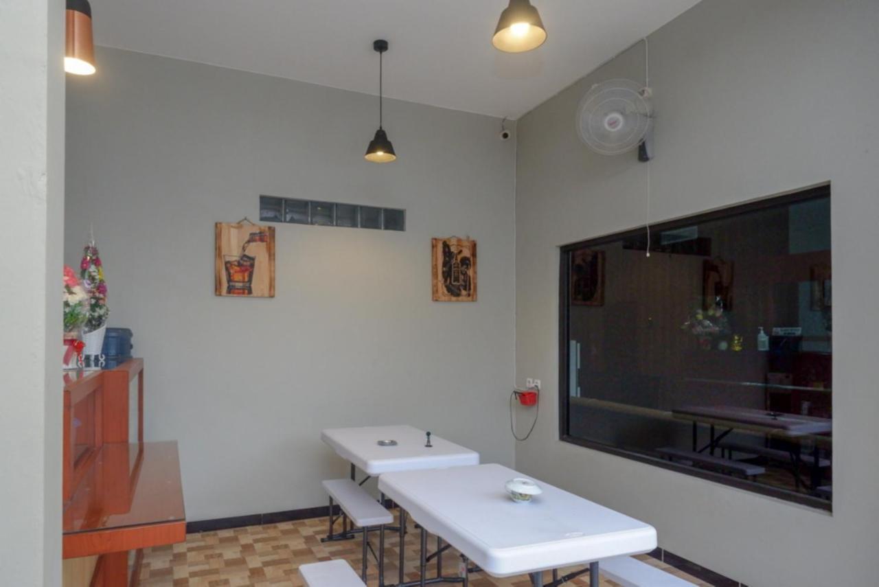 Hotel Reddoorz Near Kampus Ump Purwokerto 2 Sumbang Exterior foto